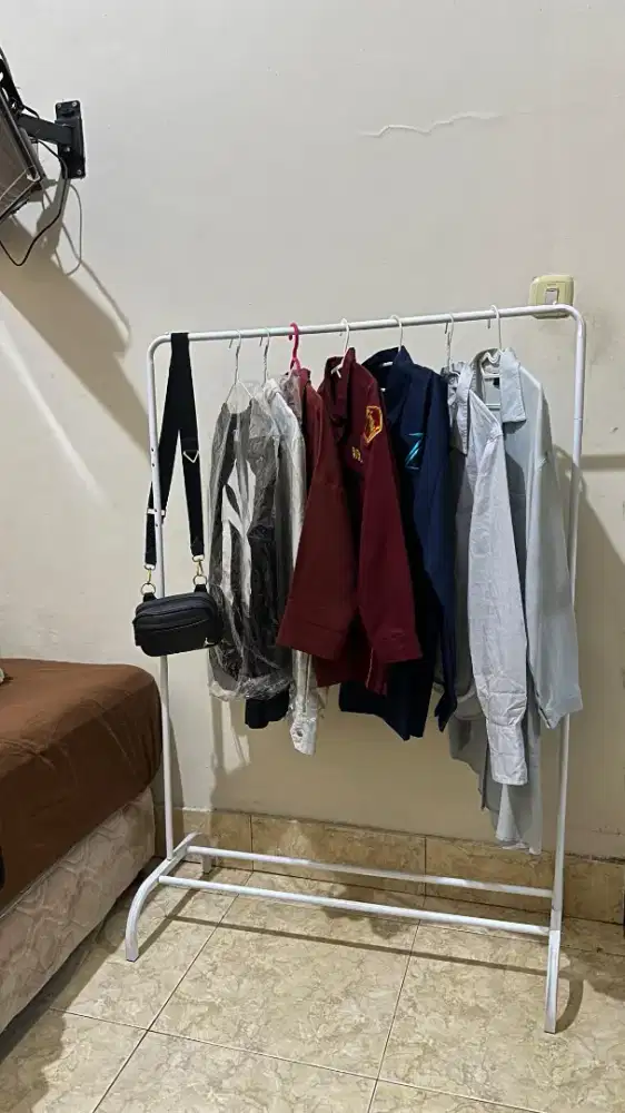 Rak Gantungan Baju Minimalis Besi Kokoh + Rak Bawah Multifungsi