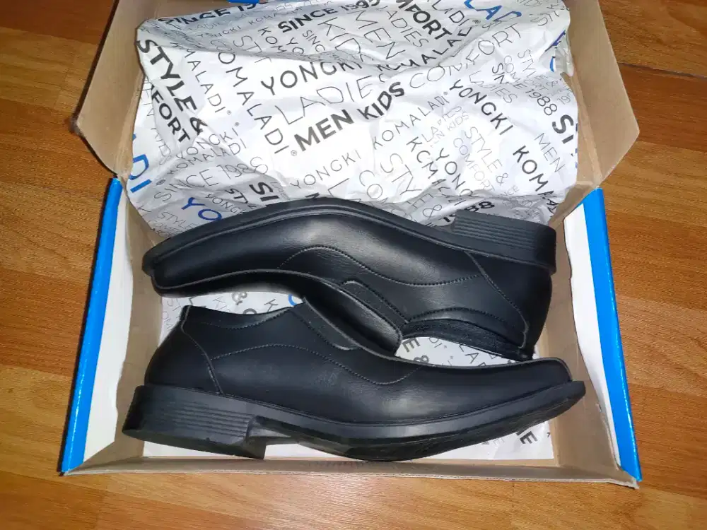 Sepatu Pantofel Yongki Komaladi OL-EUS 1504 Hitam Size 42