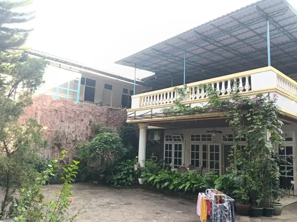 Jual Rumah Super Luas di Pondok Indah Akses mudah ke Tol Lebak Bulus