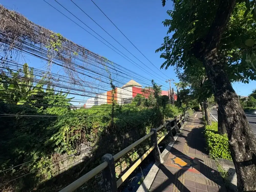 Tanah Strategis 50 Are Dijual, di Sunset Road, Kuta Area