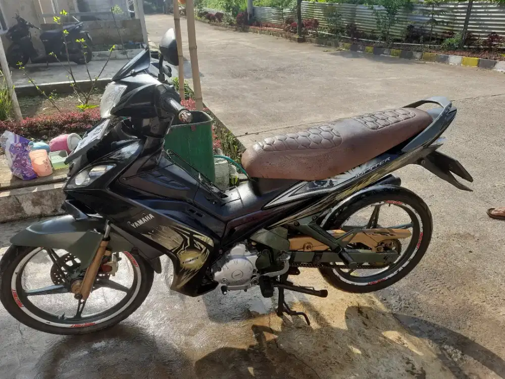 Jupiter mx 135 old hitam