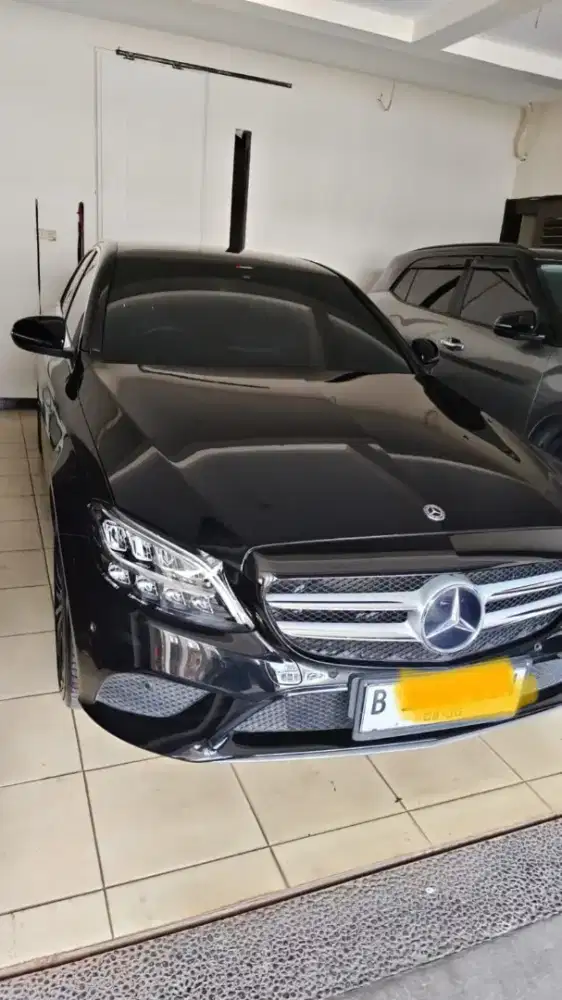 C200 EQ Boost 2019 W205 facelift like new very low km