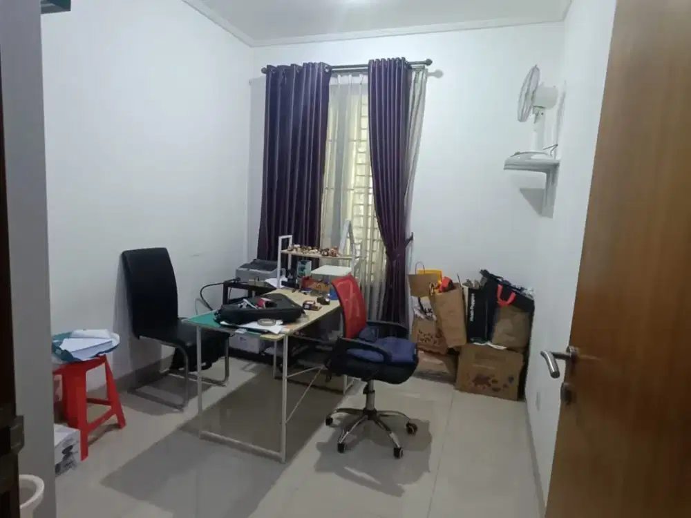 Dijual Rumah 2 Lantai Semi Furnished Di Regency Melati Mas Tangerang