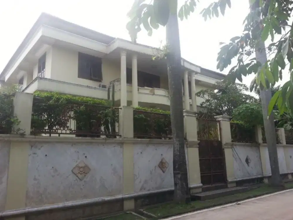 Rumah Classic 2 Lantai Di Puri Cinere
