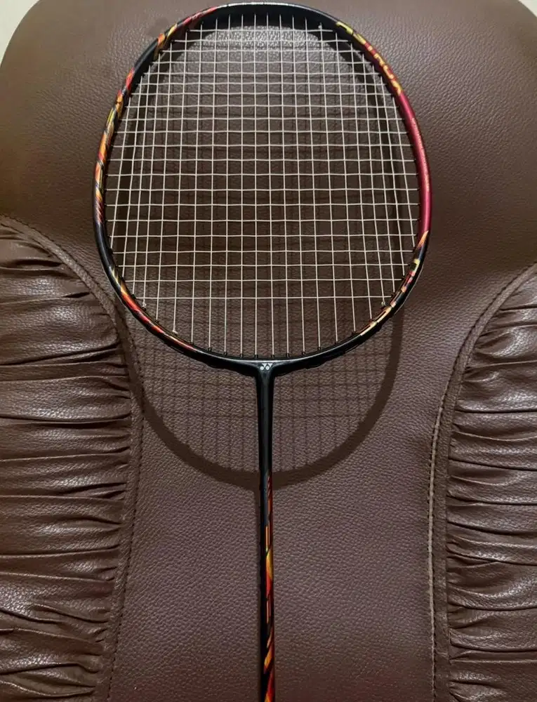 Raket badminton Yonex Astrox 99 Pro * Lining Victor Hundred Nanoflare