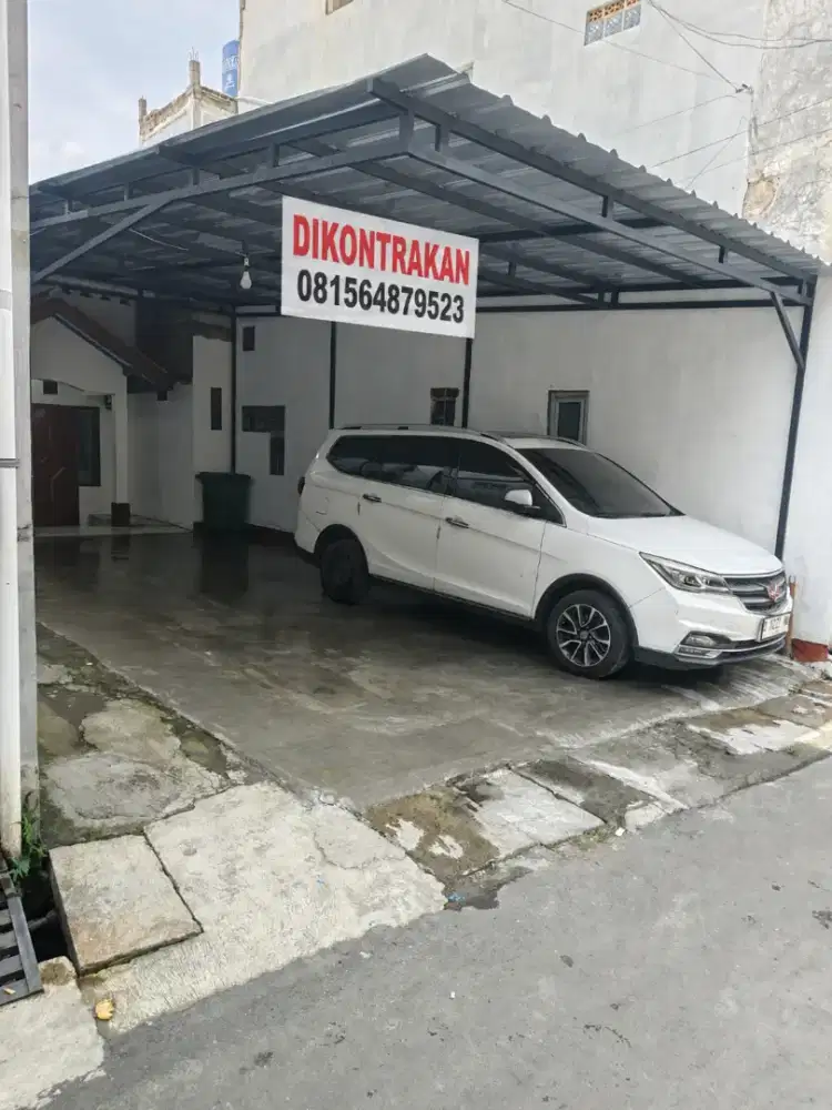 Di Kontrakan / Disewakan Rumah Besar Ujung Berung