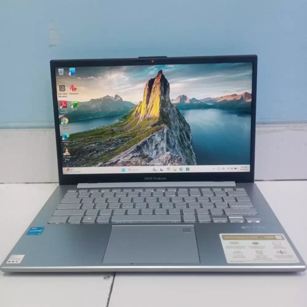 Asus vivobook E1404GA