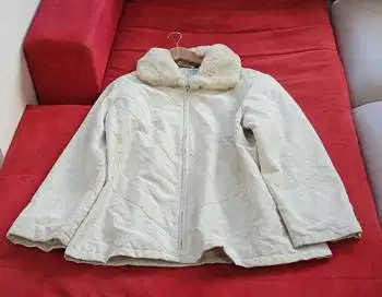 JEKET BERBULU PEREMPUAN