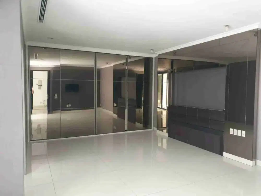 Dijual Rumah 264 m2 Graha Famili Townhouse Platinum Terrace KT 4 KM 4 PPJB Basement Mewah Lux