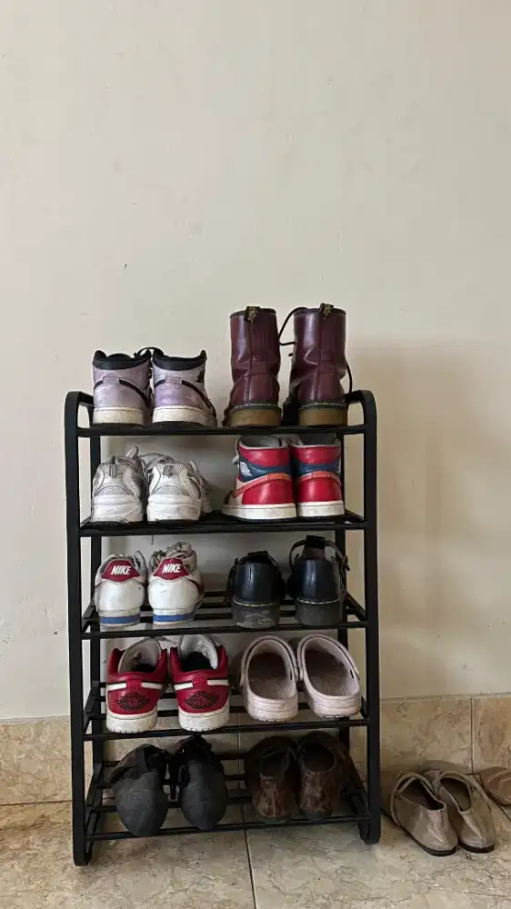 Rak Sepatu Minimalis 5 Susun – Kokoh, Estetik, Hemat Tempat