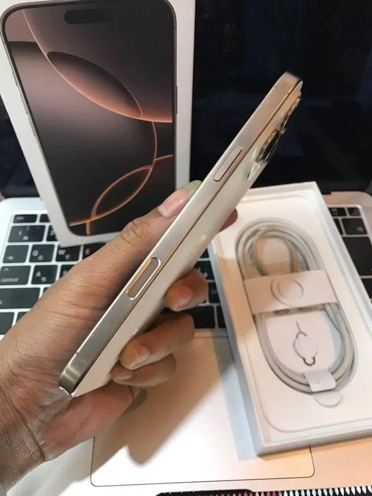 Iphone 16 pro max second