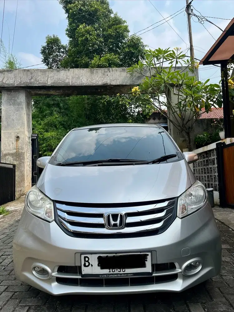 Honda Freed E PSD 2015 Low KM