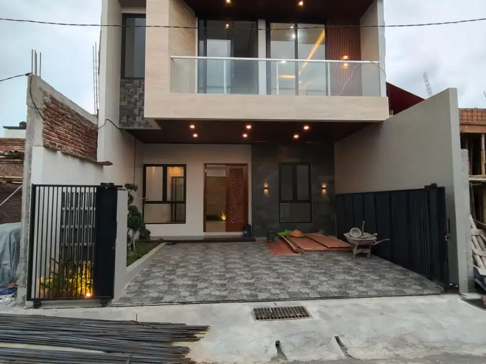 Dijual Rumah 2 Lantai Dekat  Al Azhar Palagan Sleman  Yogyakarta