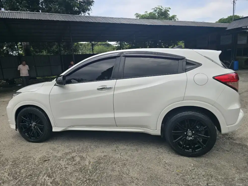 HRV PRESTIGE WARNA PUTIH TAHUN 2016