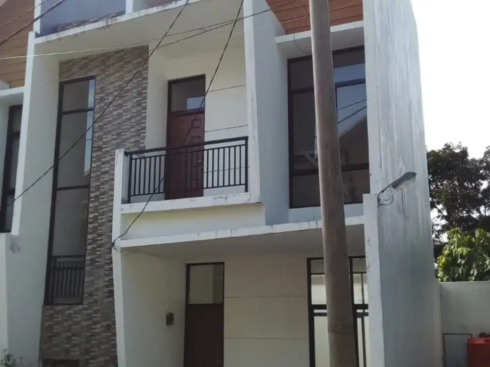 Rumah siap huni,2 lantai di syp sarijadi kota Bandung