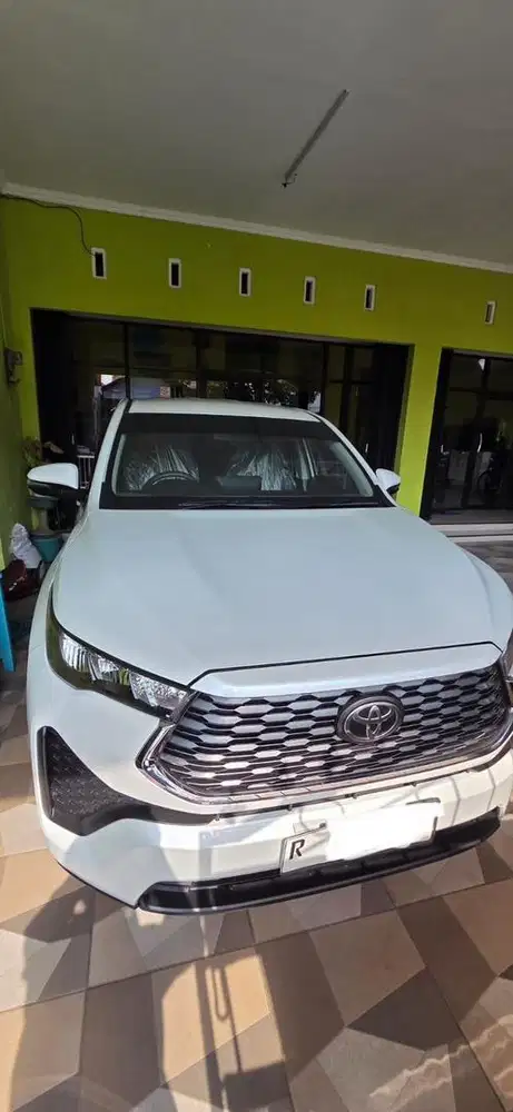 Innova Zenix 2023 Pemakaian Pribadi Km Rendah Kondisi Mulus