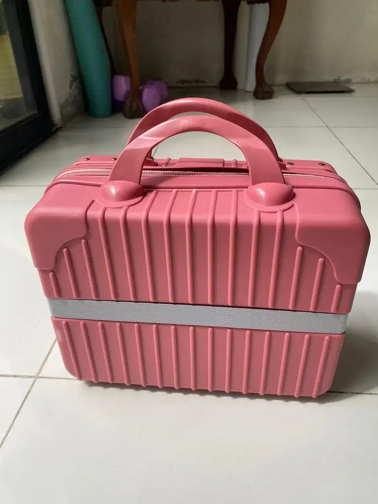 Tas Kecantikan Wanita