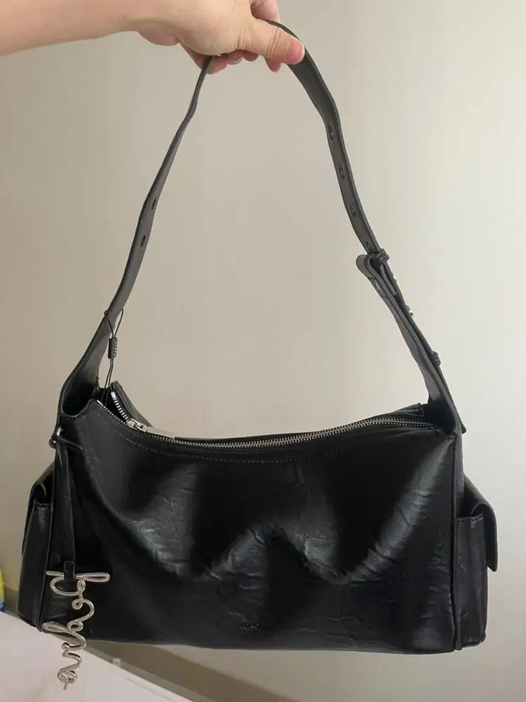 Slingbag pedro hitam