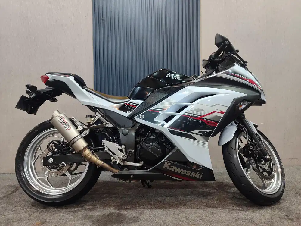 Kawasaki Ninja 250 fi 2013 ABS istimewa mulus terawat siap pakai...