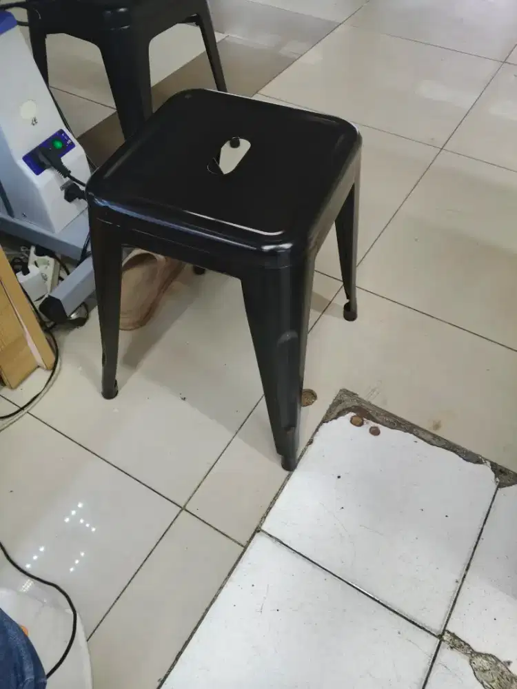 Kursi caffe besi