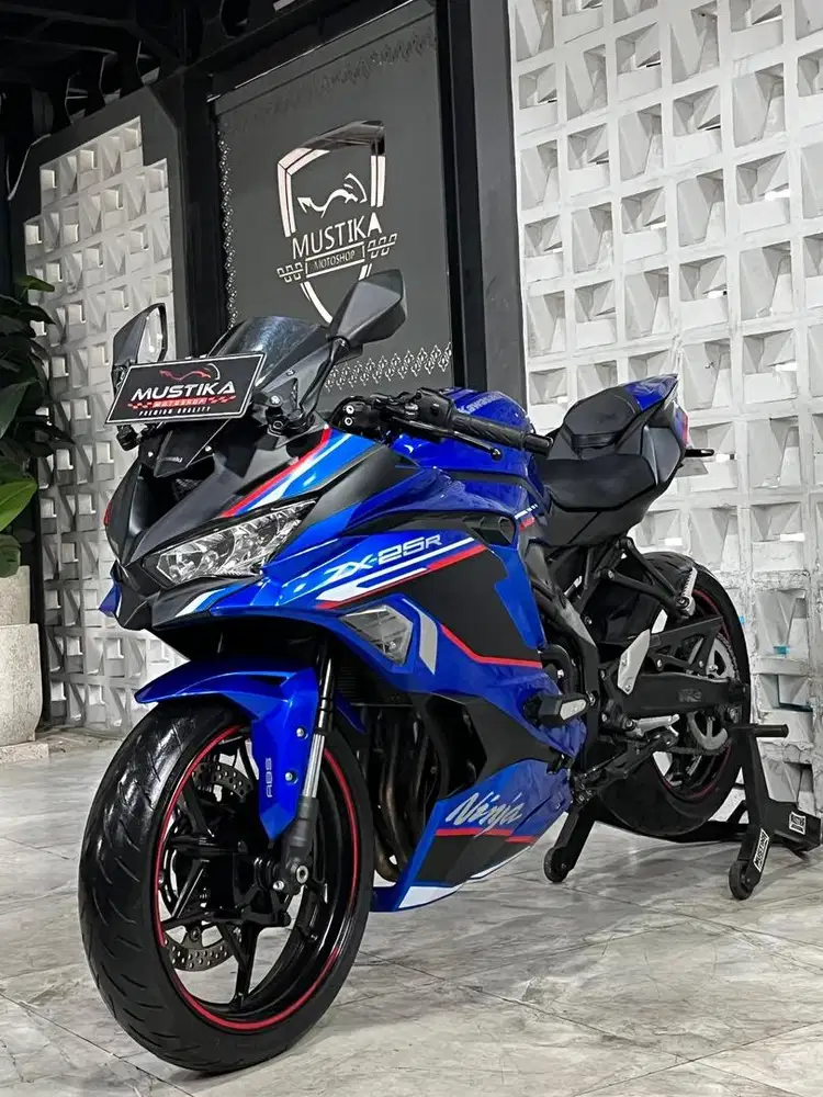 Stok Terbatas!!Kawasaki ZX25R ABS th 2024 - Ayu Mustika