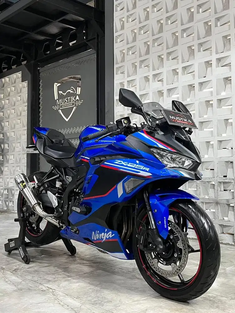 Stok Terbatas!!Kawasaki ZX25R ABS th 2024 - Ayu Mustika