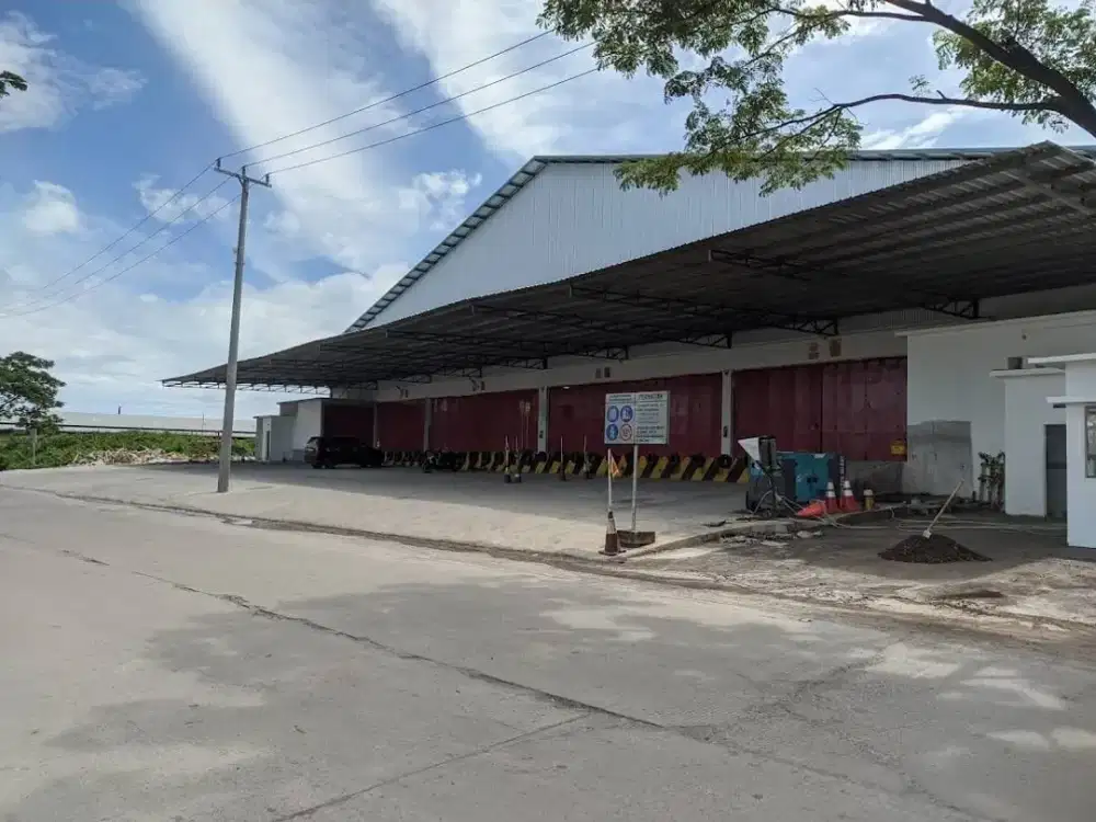 DIJUAL GUDANG PATTENE BUSINESS PARK. Luas 3000 m2. Luas Gudang 2251 m2. SHM