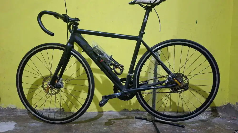Dijual Sepeda tipe Road Bike