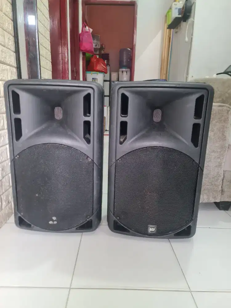 Speker aktif baretone 15 rae ( sepasang )