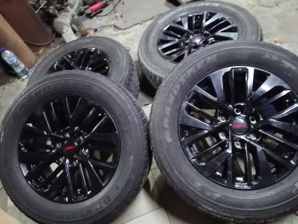 Jual velg oem Fortuner TRD plus ban masih bagus