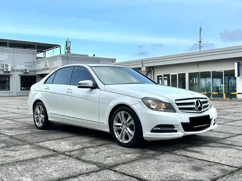 MERCEDES BENZ C200 AVANTGARDE 2013