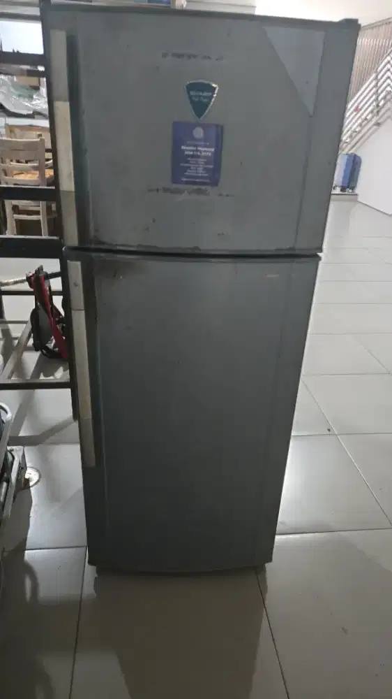 Kulkas 2 pintu Sharp