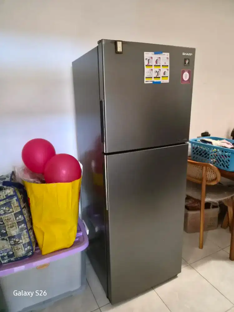Kulkas sharp 2 pintu