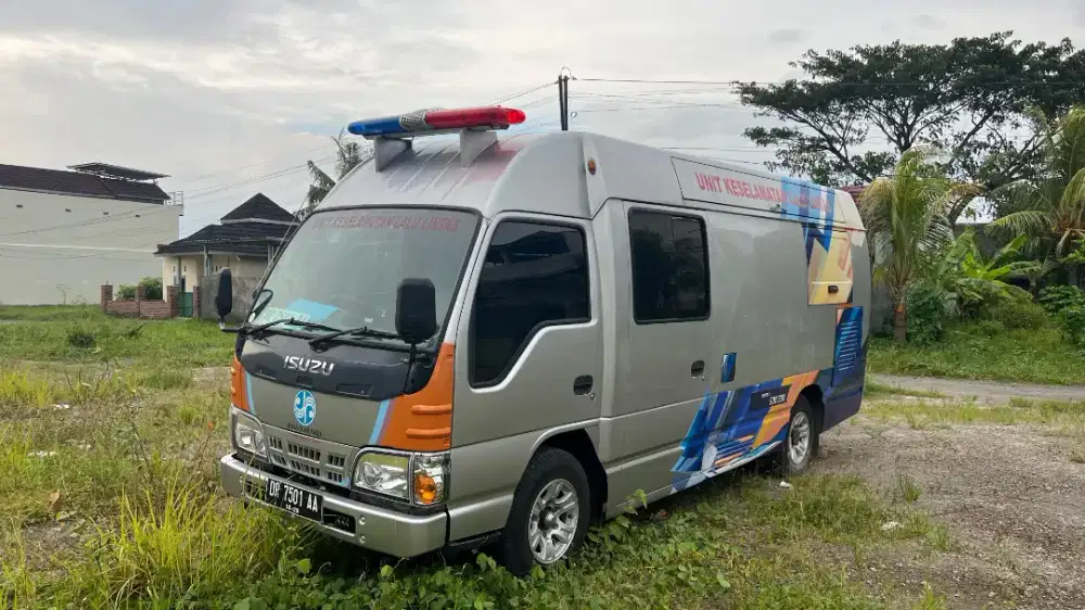 Isuzu ELF NKR 55 CO E 2-1 LWB Tahun 2014 Manual Diesel ex Jasa Raharja