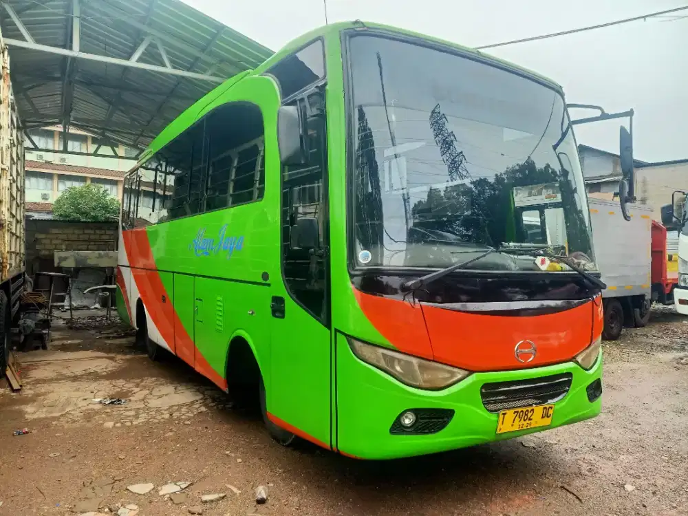 BUS MEDIUM HINO DUTRO 130MDBL