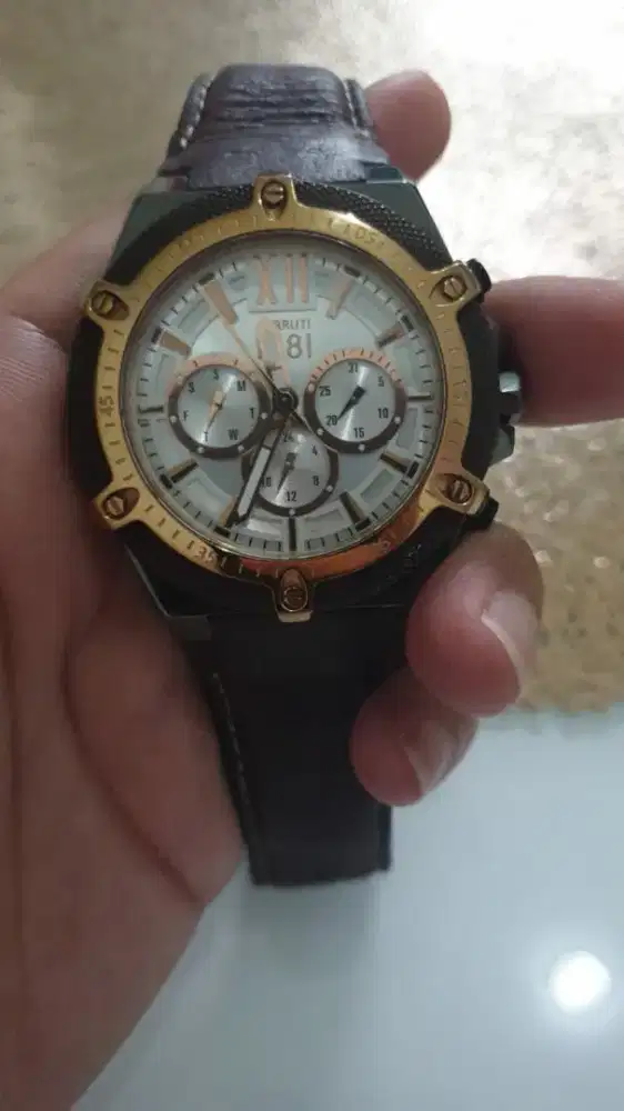 Jam cerruti bekas sprti baru