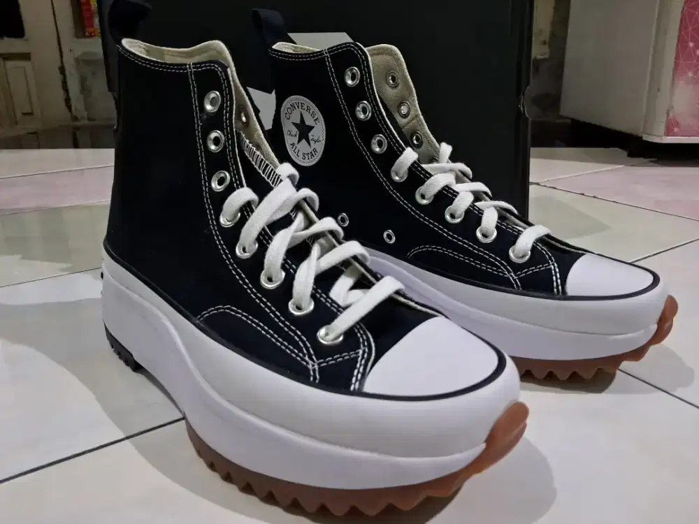 Converse run star hike BW