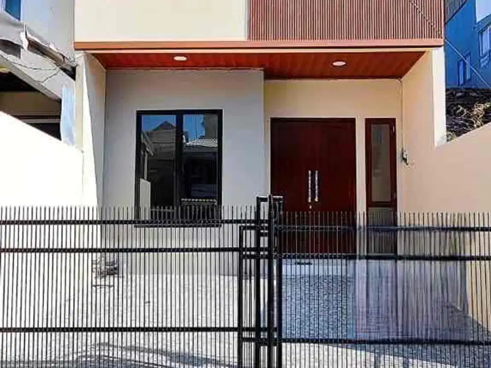 Rumah Baru Kelapa Hibrida Tinggi Dari Jalan Bebas Banjir