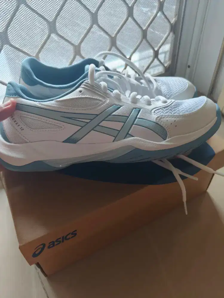 Sepatu Asics Wanita Gel Rocket ukuran 39,5