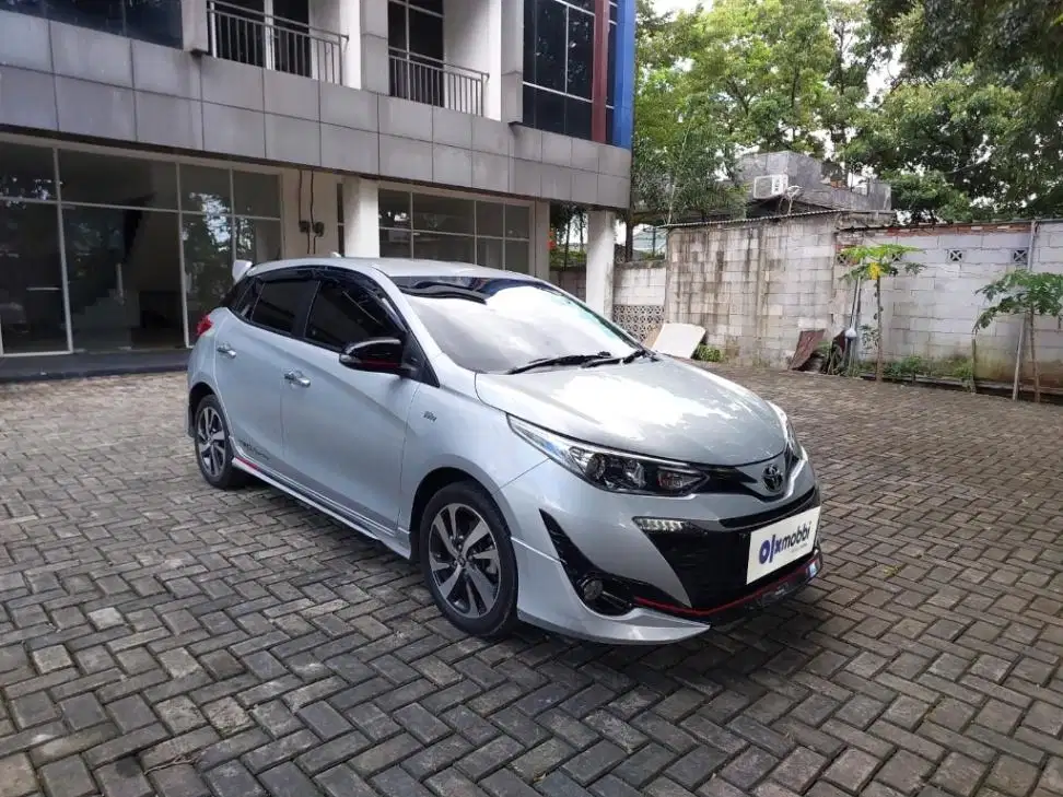 TDP 10JT, Toyota Yaris 1.5 S Bensin-AT Silver 2019