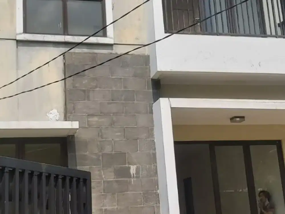 Disewakan Rumah di Cluster Aralia, Harapan Indah, Bekasi
