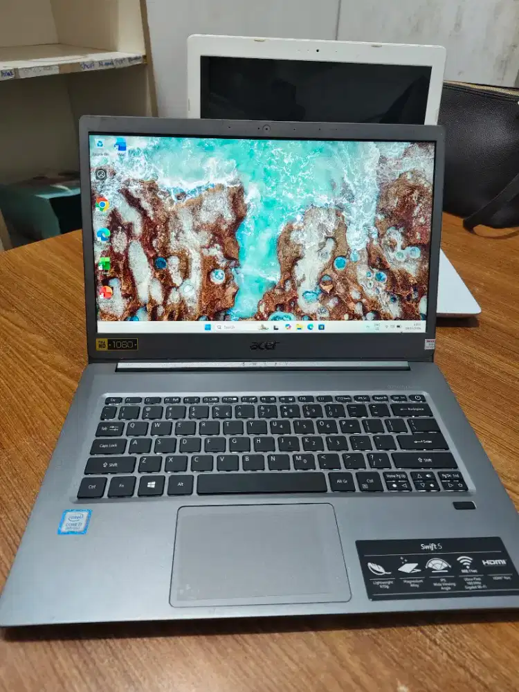 Dijual Cepat Acer SWIFT 5 SLIM Core i7 gen8