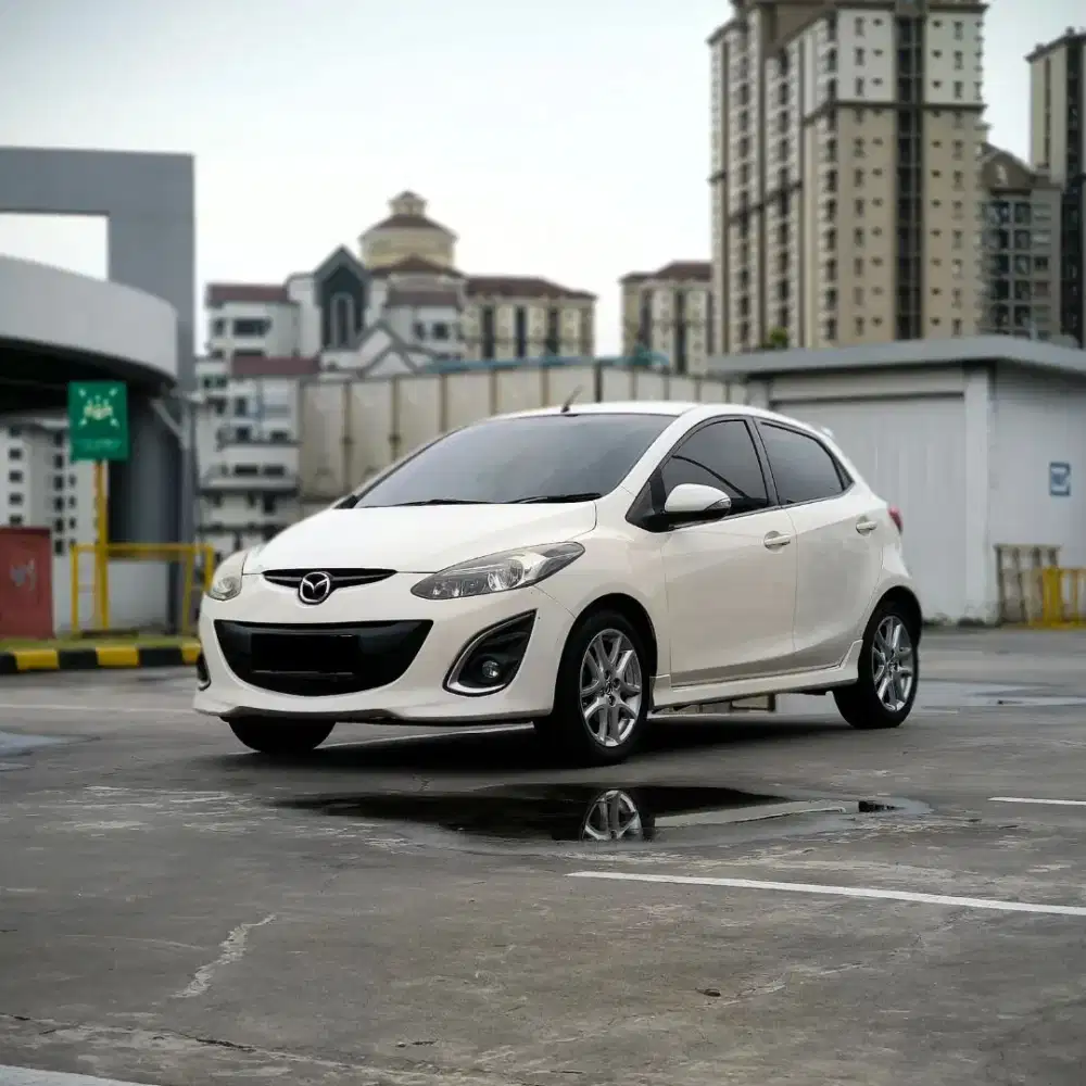 ‼️Tdp 10jt‼️ Mazda 2 R 1.5 matic 2014 Siap Pakai