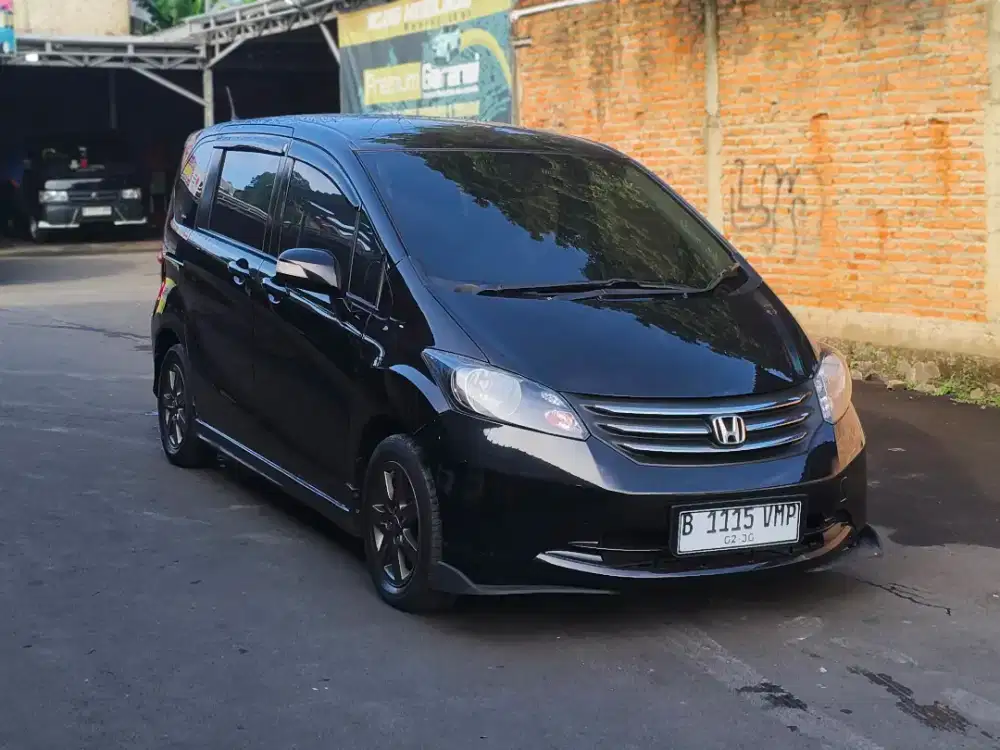 Honda Freed E PSD matic 2011