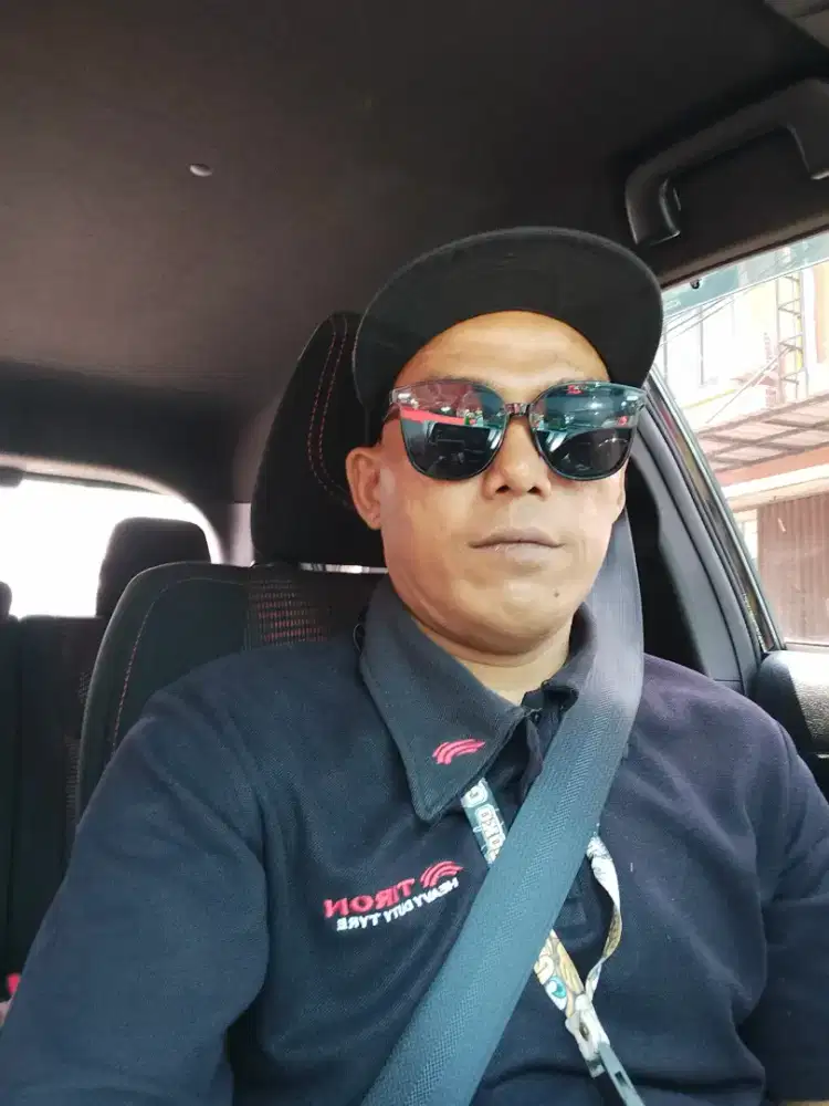 Mencari pekerjaan supir harian dan bulanan atau kurir SIM A dan SIM C