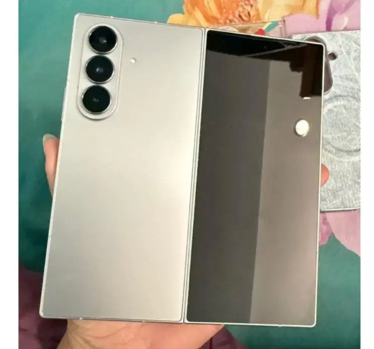 (like new) Samsung Z Fold 7 256GB