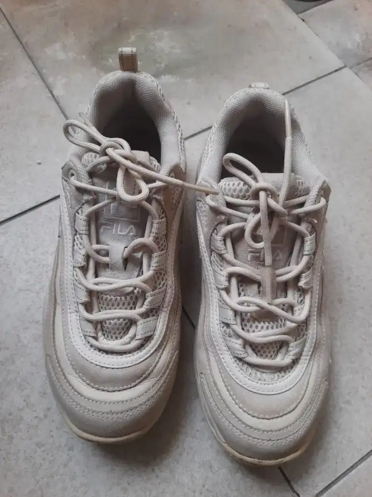 Sepatu skets FILA uk 38