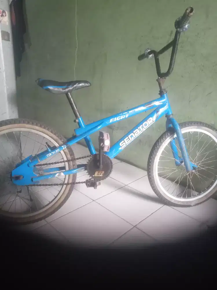Sepeda BMX senator UK 20