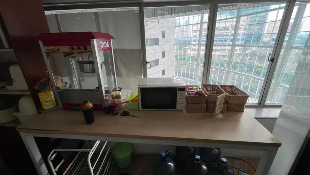 Meja bar pantry kantor