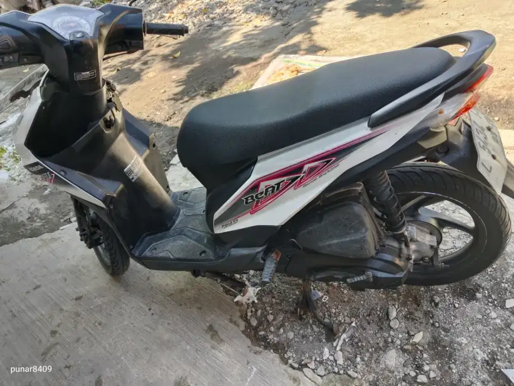 Beat 2014 putih